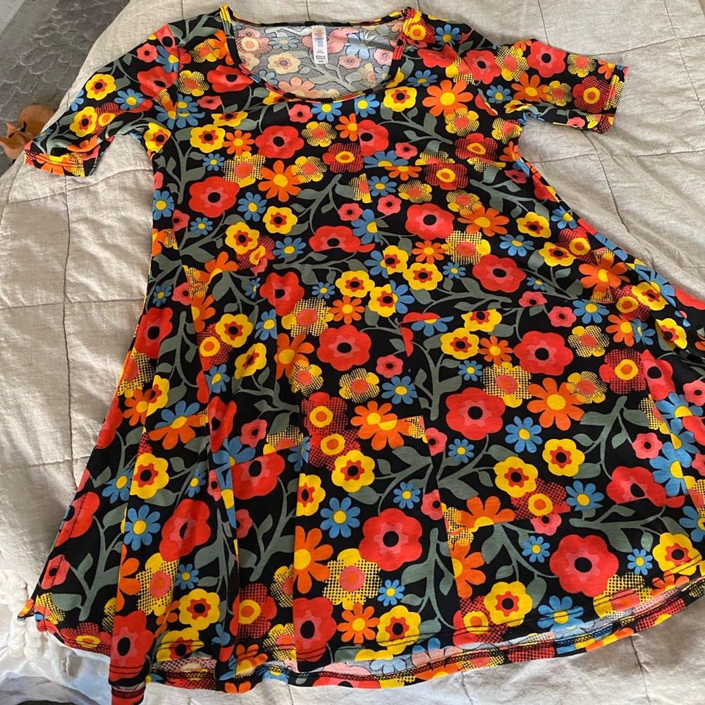 LulaRoe XXS Butter soft swing top.